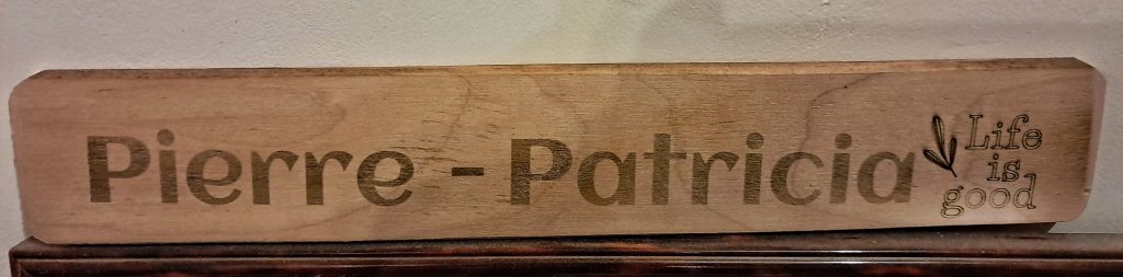 Graver du texte sur bois